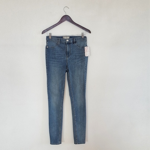 Free People | Long and Lean High-Waisted Jeans - Picture 3 of 7